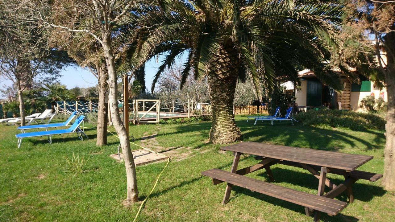 La Stanza Del Podere Isabella Hotel San Vincenzo Luaran gambar